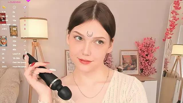 Lunabate from StripChat is Freechat