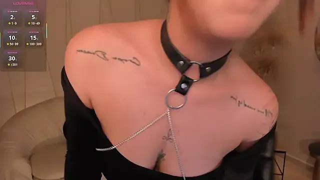 MaddisonCollins from StripChat is Freechat