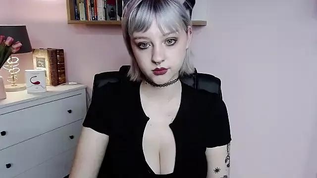 MadelineLust from StripChat is Freechat