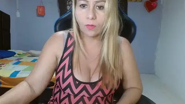 Check-out the world of girls and talk with our steaming hot slutz, bringing your desired characters to life with authentic apparel and cam streams.