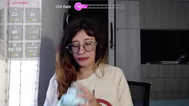 mariana124- from StripChat is Freechat