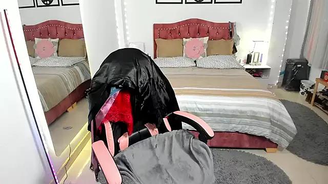 Check-out the world of girls and talk with our steaming hot slutz, bringing your desired characters to life with authentic apparel and cam streams.