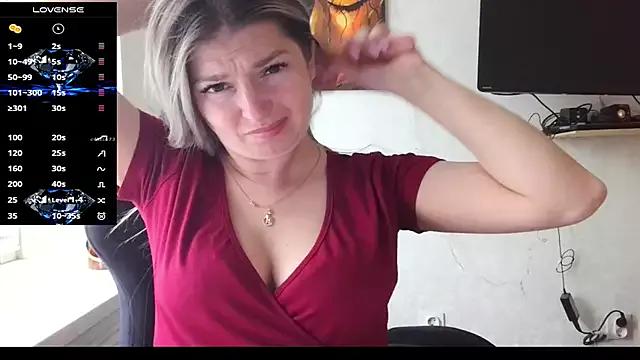 marina_xi from StripChat is Freechat
