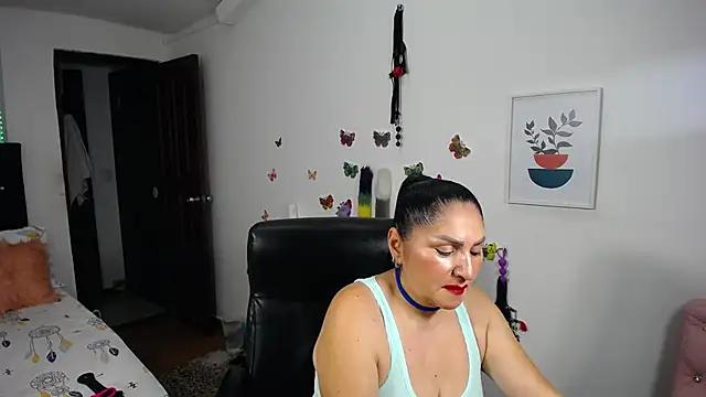 Check-out the world of girls and talk with our steaming hot slutz, bringing your desired characters to life with authentic apparel and cam streams.