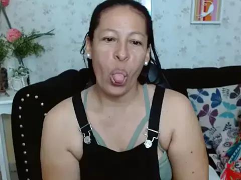 Check-out the world of girls and talk with our steaming hot slutz, bringing your desired characters to life with authentic apparel and cam streams.