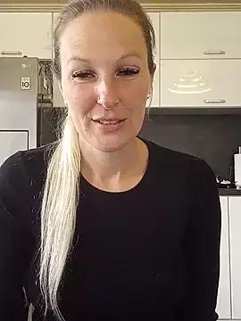 Photos of MaviePearl from StripChat is Freechat