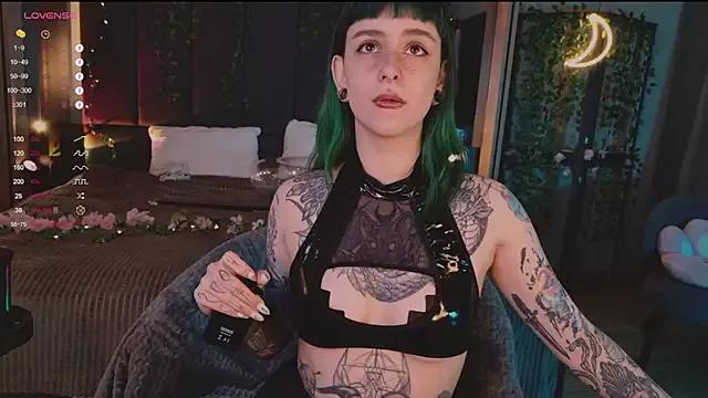 Check-out the world of girls and talk with our steaming hot slutz, bringing your desired characters to life with authentic apparel and cam streams.