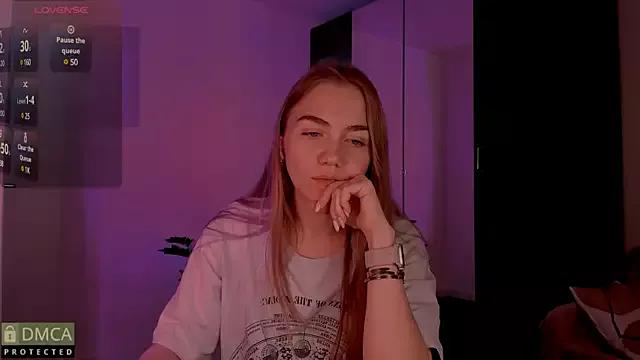 Michelle_Pfeiffer from StripChat is Freechat