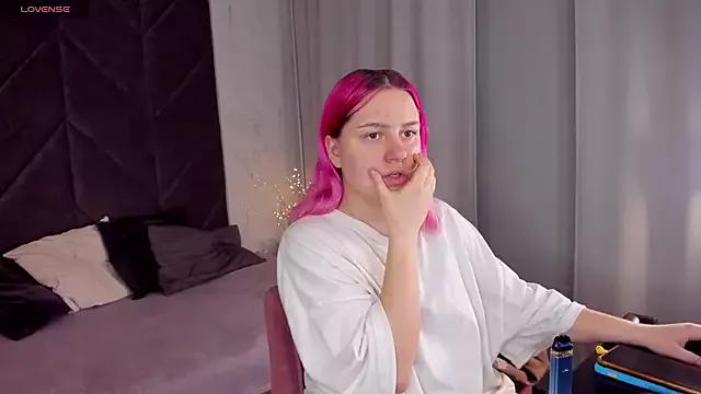 Check-out the world of girls and talk with our steaming hot slutz, bringing your desired characters to life with authentic apparel and cam streams.