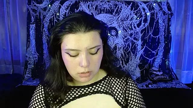 mikaskullcs from StripChat is Freechat