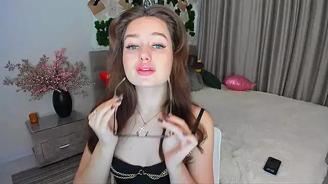 Check-out the world of girls and talk with our steaming hot slutz, bringing your desired characters to life with authentic apparel and cam streams.