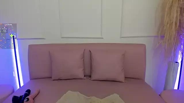 Mismegan_X from StripChat is Freechat