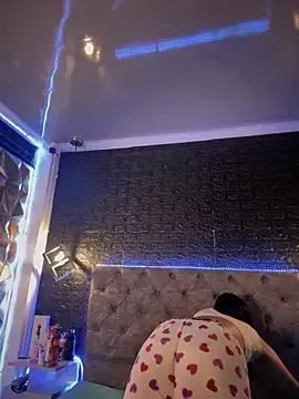 Miss_Isabellaa from StripChat is Freechat