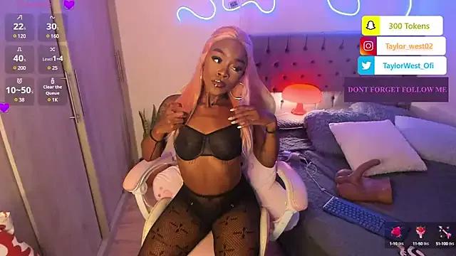 Miss_westt_ from StripChat is Freechat