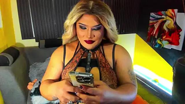 MistressDuhara from StripChat is Freechat
