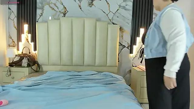 mollieblue69 from StripChat is Freechat