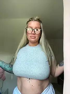Check-out the world of girls and talk with our steaming hot slutz, bringing your desired characters to life with authentic apparel and cam streams.