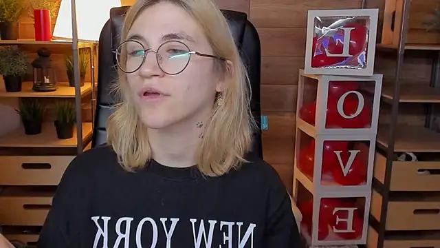Check-out the world of girls and talk with our steaming hot slutz, bringing your desired characters to life with authentic apparel and cam streams.