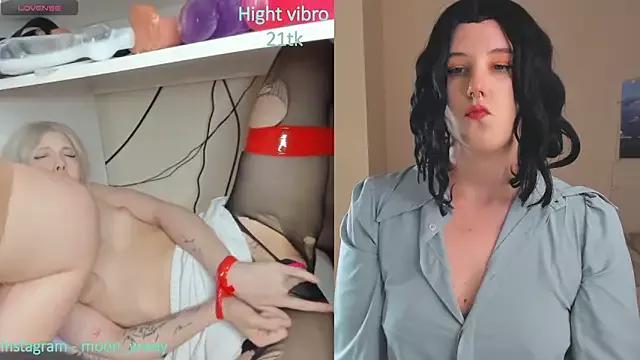 moon_wway from StripChat is Freechat