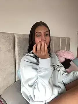 Nani_rosse_ from StripChat is Freechat