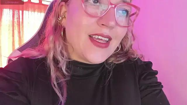 Check-out the world of girls and talk with our steaming hot slutz, bringing your desired characters to life with authentic apparel and cam streams.