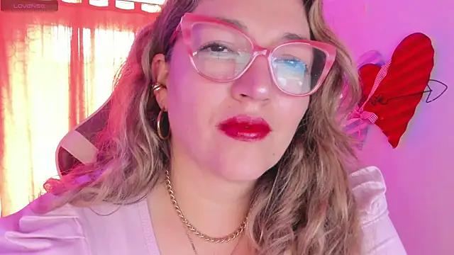 Check-out the world of girls and talk with our steaming hot slutz, bringing your desired characters to life with authentic apparel and cam streams.