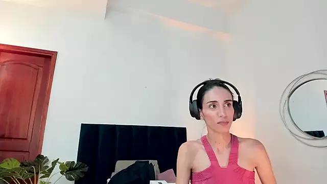 Check-out the world of girls and talk with our steaming hot slutz, bringing your desired characters to life with authentic apparel and cam streams.