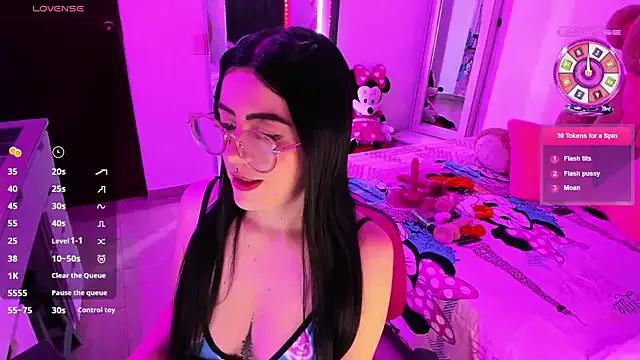 Check-out the world of girls and talk with our steaming hot slutz, bringing your desired characters to life with authentic apparel and cam streams.