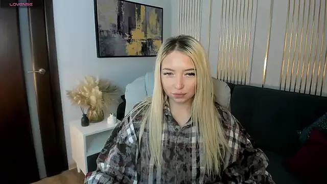 OhMyEmma from StripChat is Freechat