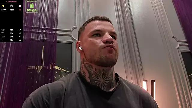 OliverSport from StripChat is Freechat