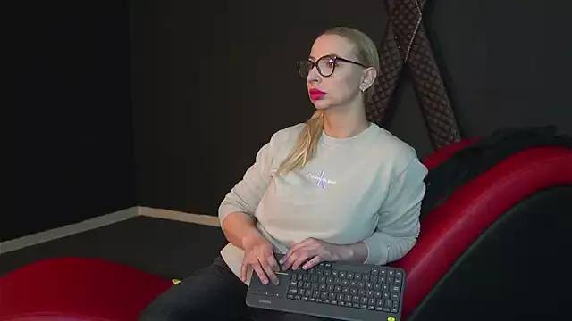 Check-out the world of girls and talk with our steaming hot slutz, bringing your desired characters to life with authentic apparel and cam streams.