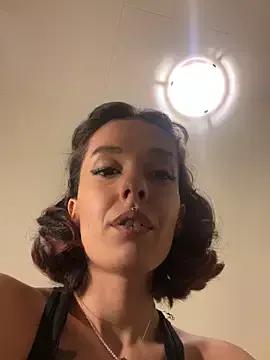 Piggiteablacktea from StripChat is Freechat