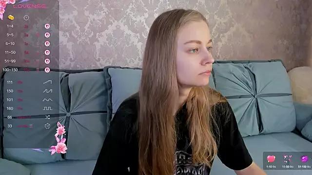 Polumna_cute from StripChat is Freechat
