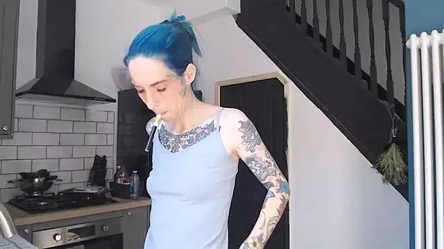RavenryderUK from StripChat is Freechat