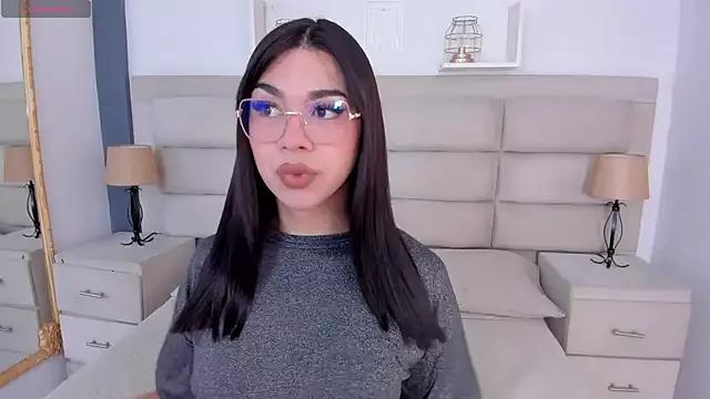 RoseCassie from StripChat is Freechat