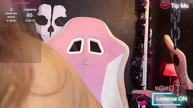 Check-out the world of girls and talk with our steaming hot slutz, bringing your desired characters to life with authentic apparel and cam streams.