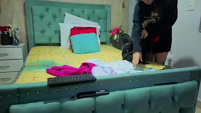Roxy_Lux from StripChat is Freechat