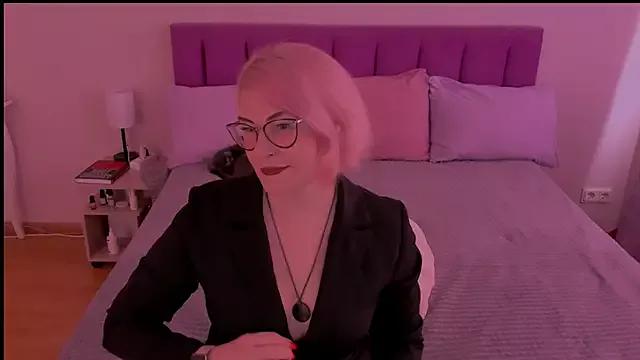 sabrinamacmarren from StripChat is Freechat