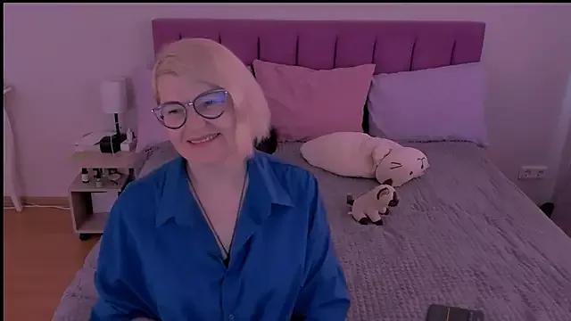 Check-out the world of girls and talk with our steaming hot slutz, bringing your desired characters to life with authentic apparel and cam streams.