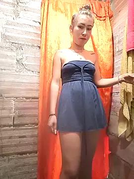 samy-blonde from StripChat is Freechat