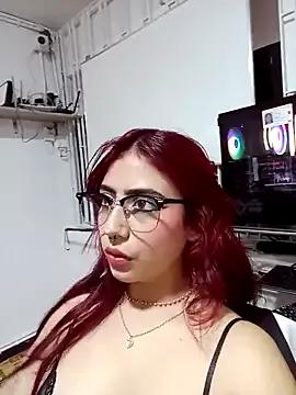 sarah-lark- from StripChat is Freechat