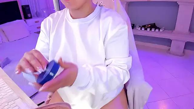 Check-out the world of girls and talk with our steaming hot slutz, bringing your desired characters to life with authentic apparel and cam streams.