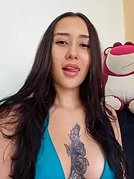 Selena_blake from StripChat is Freechat