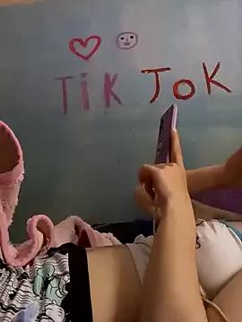 Sellena2 from StripChat is Freechat