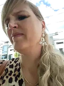 Sexybiene969 from StripChat is Freechat
