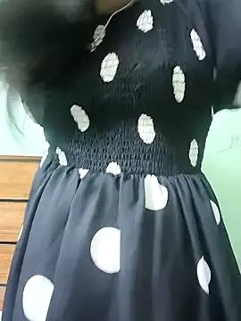 sexytamilqueen from StripChat is Freechat