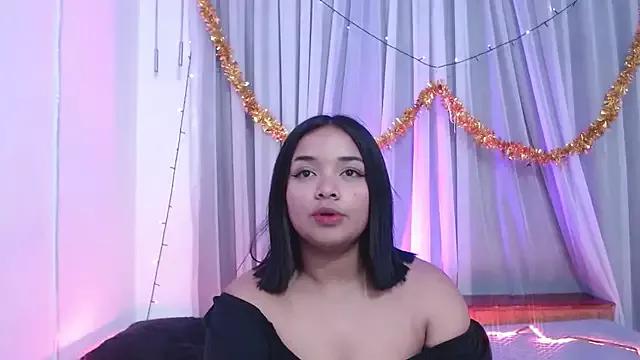 Siena_sunflowercs from StripChat is Freechat