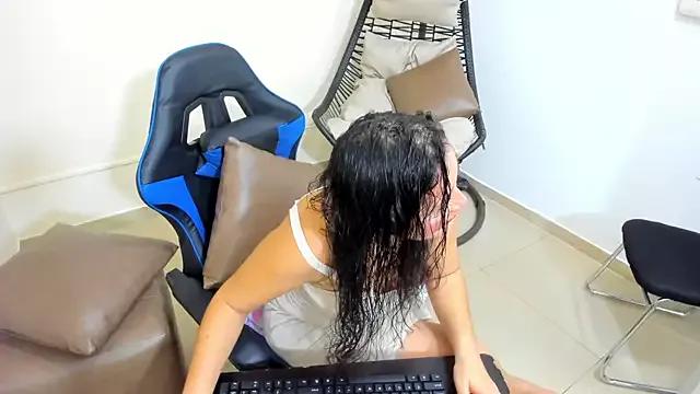 sofia_bigass4u from StripChat is Freechat