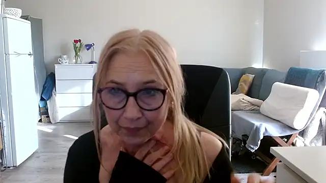 Check-out the world of girls and talk with our steaming hot slutz, bringing your desired characters to life with authentic apparel and cam streams.