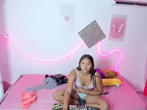 Sofialaan from StripChat is Freechat